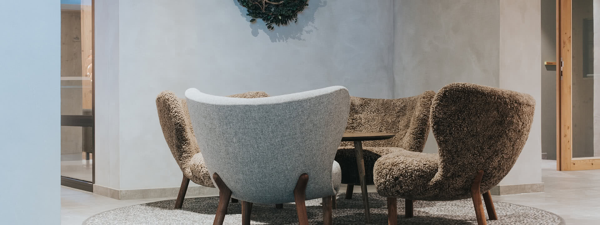 gemütlicher Empfangsbereich im Hotel Tauernhof